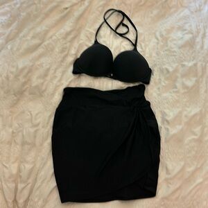 Victoria’s Secret Add 2 cup swimsuit top. Size 32C. With matching sarong